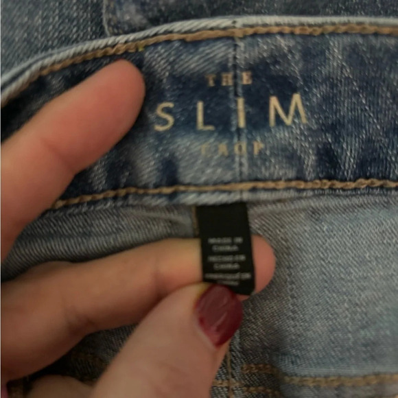 White House Black Market Jeans The Slim Crop Size 2 Embroidered Floral, Cuffed - Picture 7 of 10